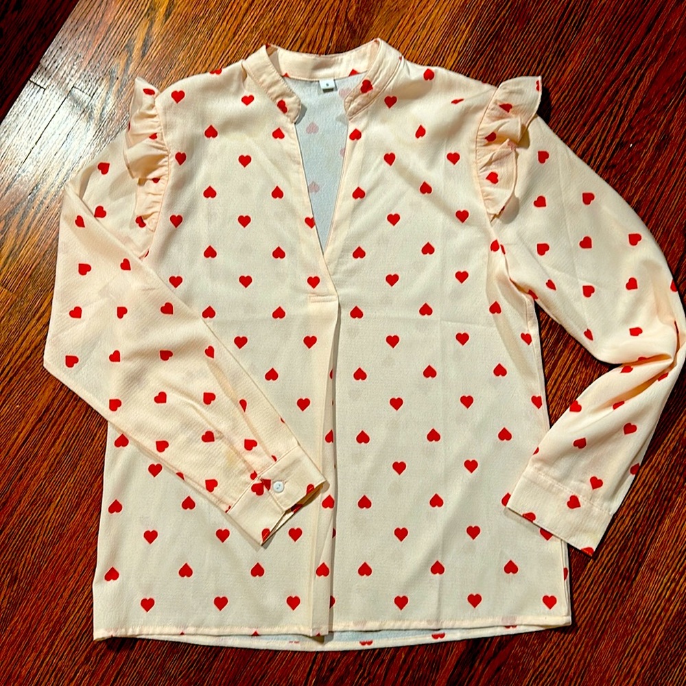 Super sweet heart blouse - never worn!